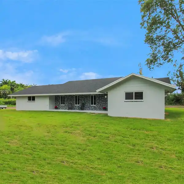PRIVATE RETREAT ON 2.5 LUSH ACRES