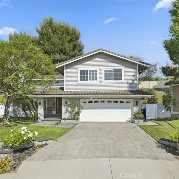 MODEL-PERFECT HOME IN TRANQUIL LOCATION