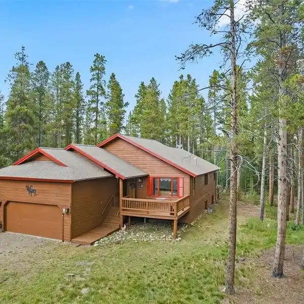 MOUNTAIN RETREAT ON PEAK 7