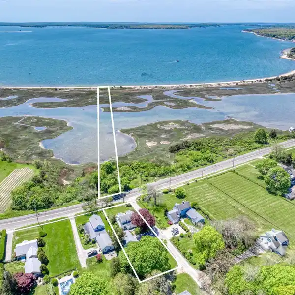 UNIQUE ORIENT PROPERTY WITH TWO LOTS