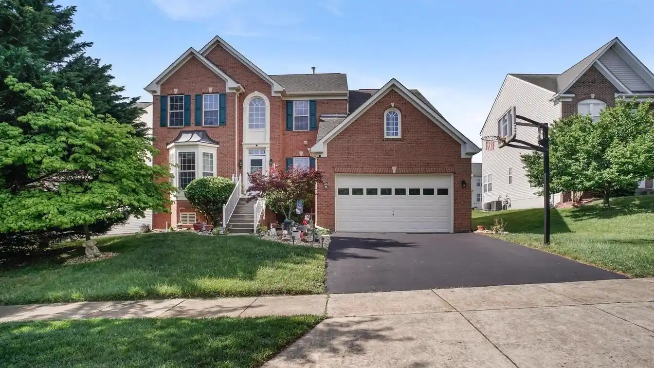 Beautiful Upgraded Home Near Community Center