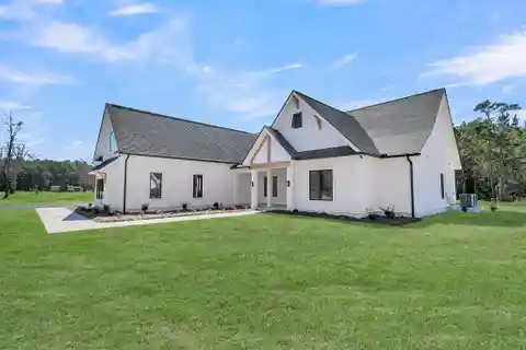 Gorgeous New Open-Concept Home