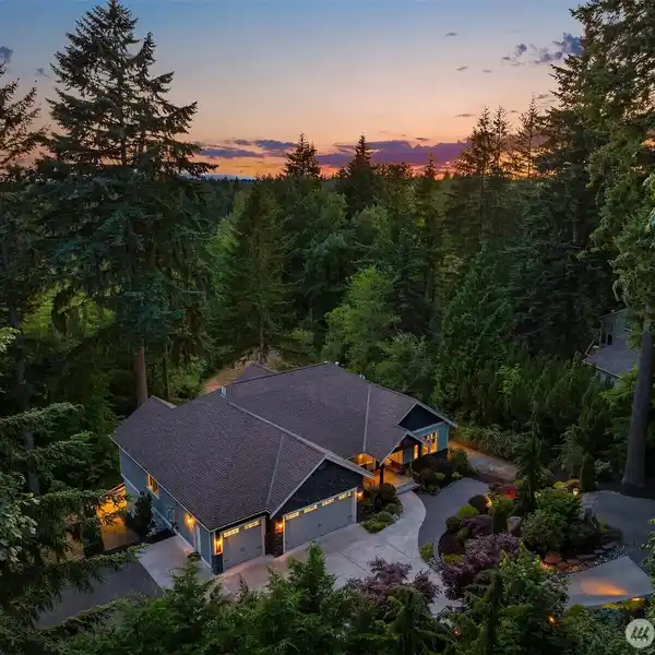 CUSTOM HOME ON 6.29 PRIVATE ACRES