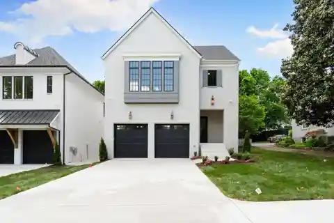Modern Farmhouse in Oak Hill