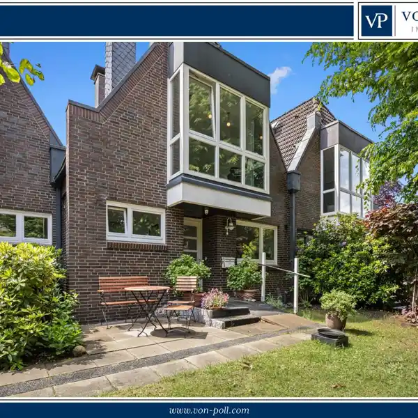 TOWNHOUSE IN A SOUGHT-AFTER LOCATION