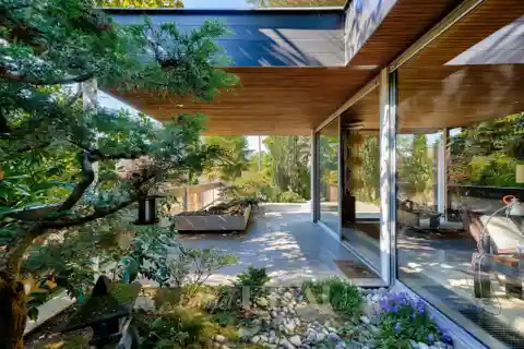 Architectural Gem with Japanese-mediterranean Garden