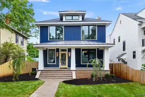 Beautifully Transformed 1920s Craftsman Home