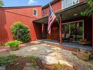 One-of-a-kind Mid-century Modern Home