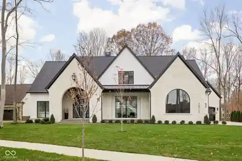 Designer Luxury Home on the Golf Course in Holliday Farms