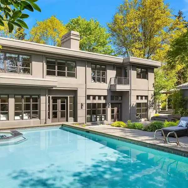CONTEMPORARY MEDINA HEIGHTS LANDMARK