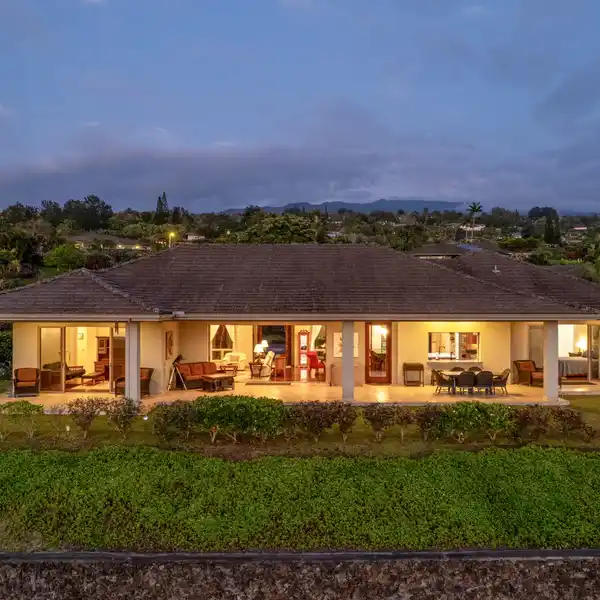 DISTINCTIVE 3-BEDROOM LUXURY ISLAND RESIDENCE