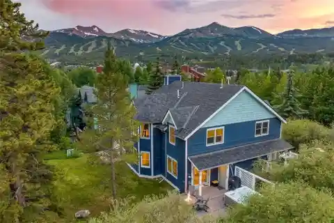 Charming and Renovated Duplex