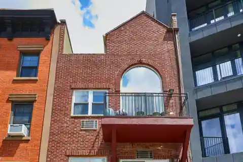 Sprawling Bed-stuy Townhouse