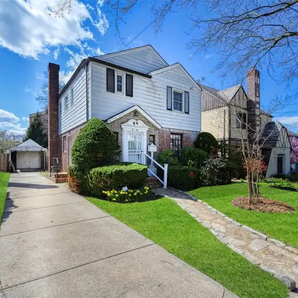 RARE DOUBLE LOT IN THE HEART OF LITTLE NECK