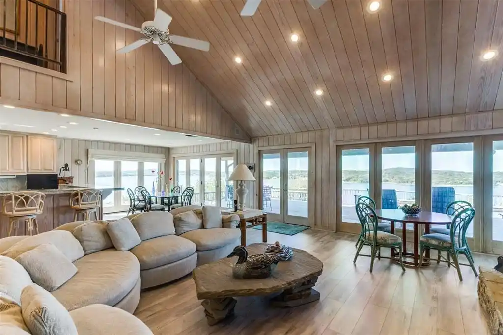 Incredible Home in Sought-after Sportsman's World