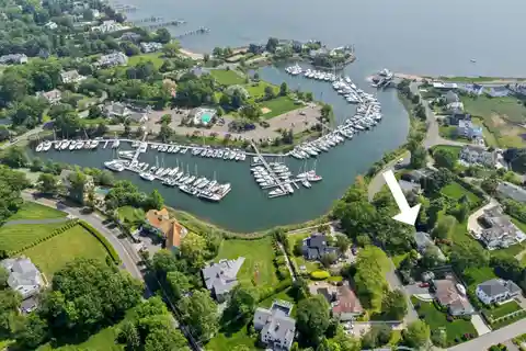 Private Escape in Saugatuck Shores