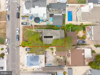 Prime Oceanside Location in Beach Haven