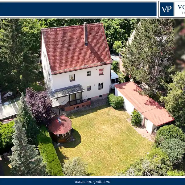 TWO-FAMILY HOUSE WITH GARDEN & HOME STAGING