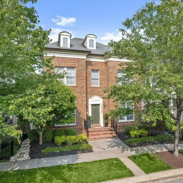 BEAUTIFULLY UPGRADED HOME IN MIDTOWN MAPLE LAWN