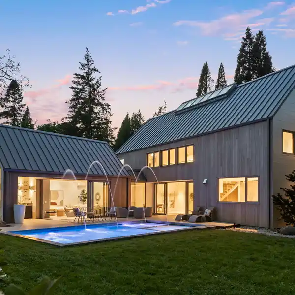 NEWLY BUILT CONTEMPORARY SCANDINAVIAN FARMHOUSE