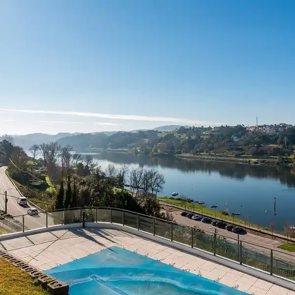 RIVERSIDE OPULENCE WITH PRIVATE LEISURE RETREAT