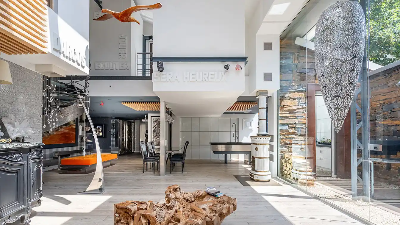 Majestic Modern Loft
