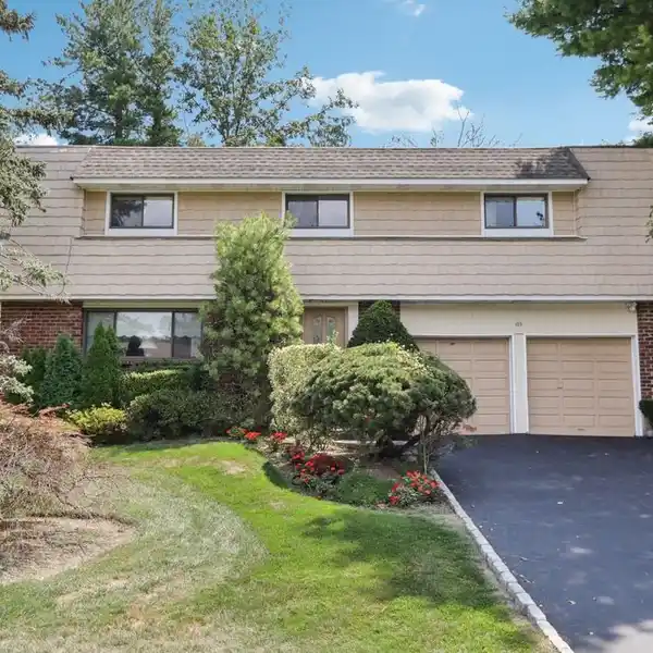 ANCHORAGE WATERFRONT COLONIAL WITH MARINA ACCESS