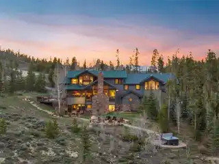 Exceptional Mountain Retreat on 3.7 Acres