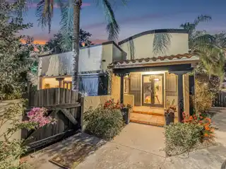 Tranquil Waterfront Living with Separate Guest Casita