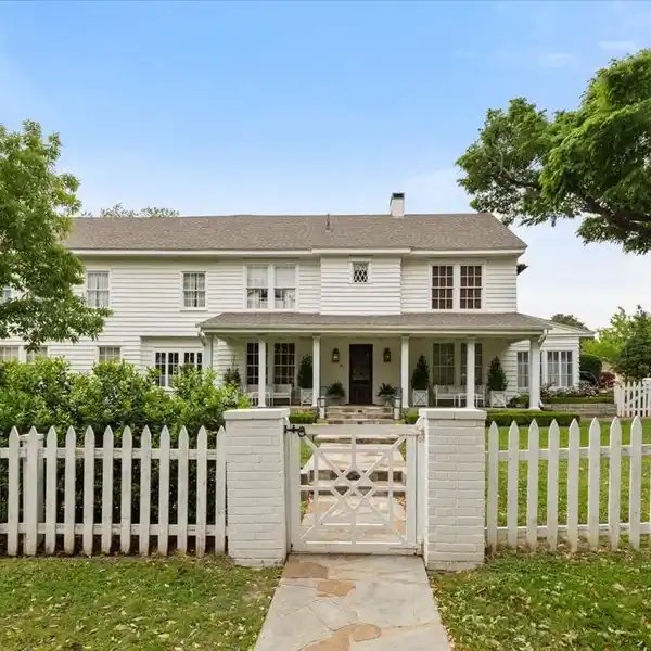 STATELY HOME ON A BEAUTIFUL CORNER LOT