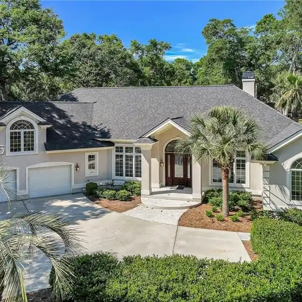 ELEGANT INDIGO RUN RESIDENCE WITH STUNNING GOLF VIEWS