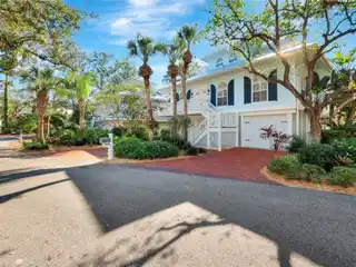 Charming and Elegant Florida Tropical Home