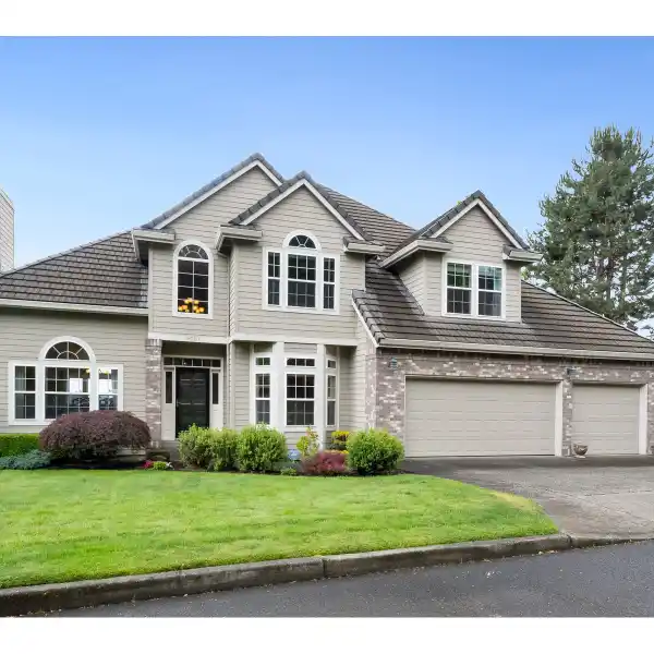 TASTEFUL TRADITIONAL HOME IN FOREST HEIGHTS