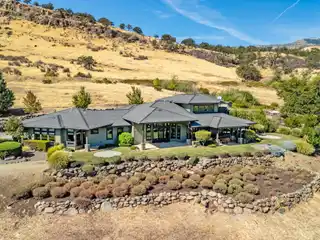 Elegant Estate Built for Indoor-Outdoor Living