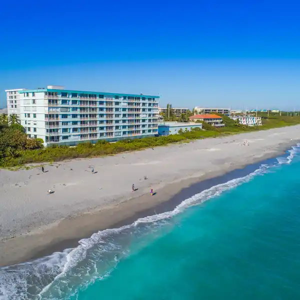 BEAUTIFULLY RENOVATED OCEANFRONT CONDO