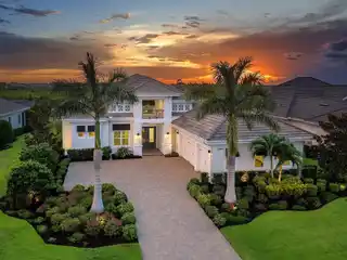 Prestigious Living in the Lake Club of Lakewood Ranch