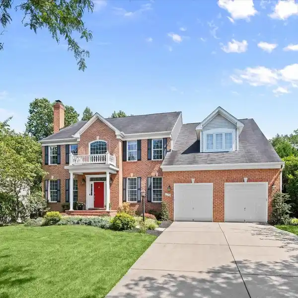EXQUISITE CUSTOM LUXURY HOME
