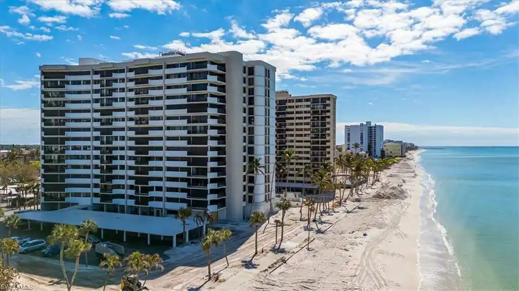 Spacious Condo in Premier Gulfside
