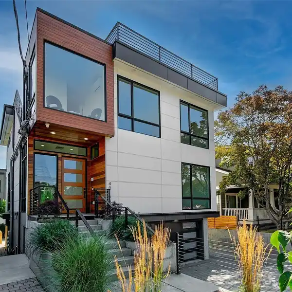 LUXURIOUS LOCK & GO LIVING AT HAWTHORNE RESIDENCES