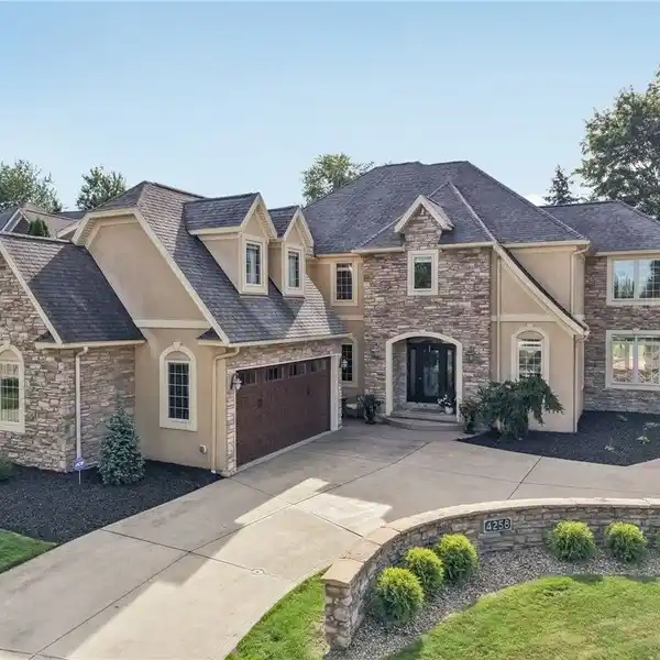 BEAUTIFULLY MAINTAINED STUCCO HOME