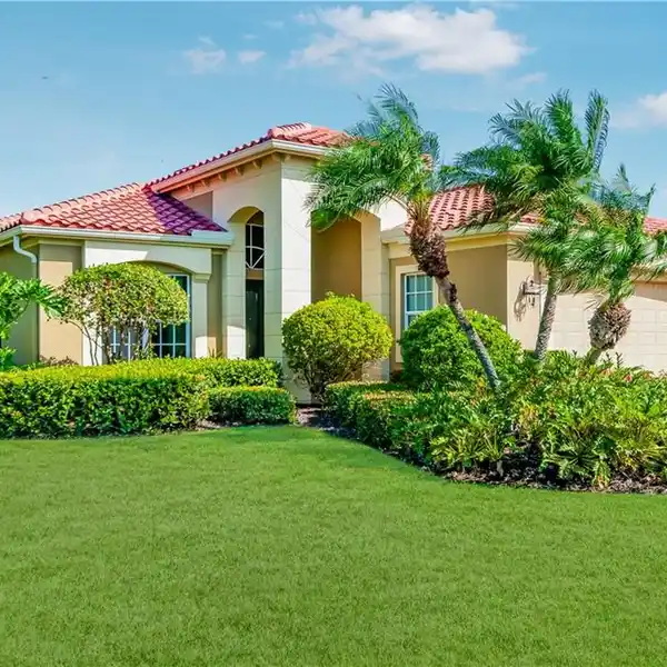 BEAUTIFULLY UPDATED HOME IN VASARI COUNTRY CLUB