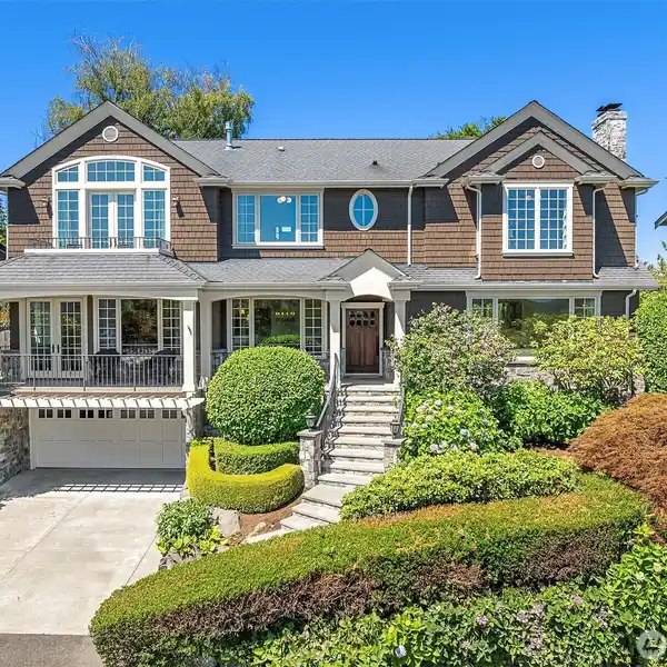EAST COAST SOPHISTICATION WITH WEST COAST EASE
