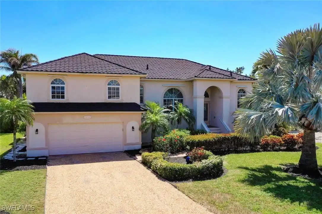 Impeccably Maintained Traditional Style Home