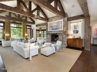 Spacious Luxury Home in Creamery Ranch