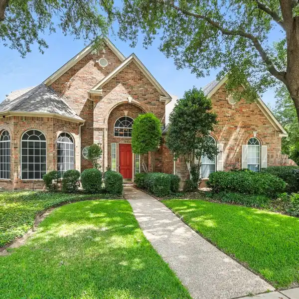 BEAUTIFUL HOME IN  SOUGHT-AFTER STONE LAKES