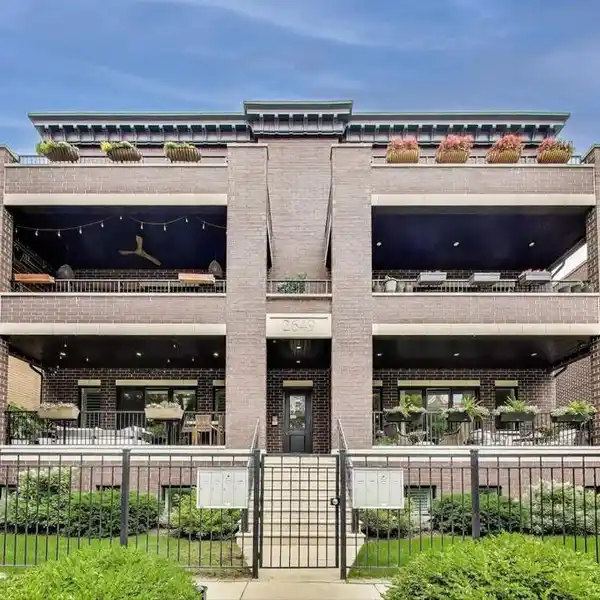 INCREDIBLE HOME IN LOVELY NEIGHBORHOOD