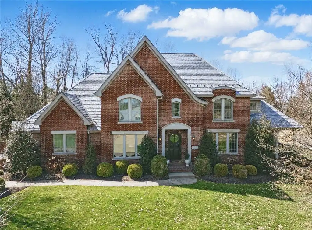 Exceptional Home in Deerfield Manor