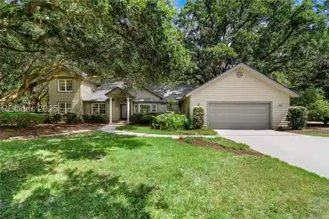 Spacious Entertainer’s Home with Beach Access