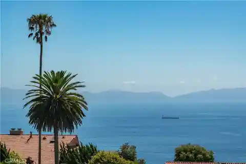 Sweeping Ocean and Sunset Views