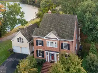 Exceptional Residence Boasting Expansive Water Views